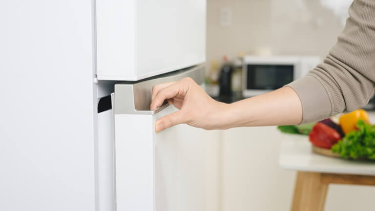 Schließt miele nicht richtig kühlschranktür Kühlschranktür hängt