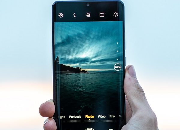 Ein Huawei P30. Das Huawei P40 soll noch besser werden.