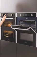 Küche mit Dual-Cook-Flex-Backofen von Samsung