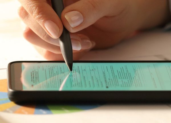 Smartphone mit Stylus-Pen