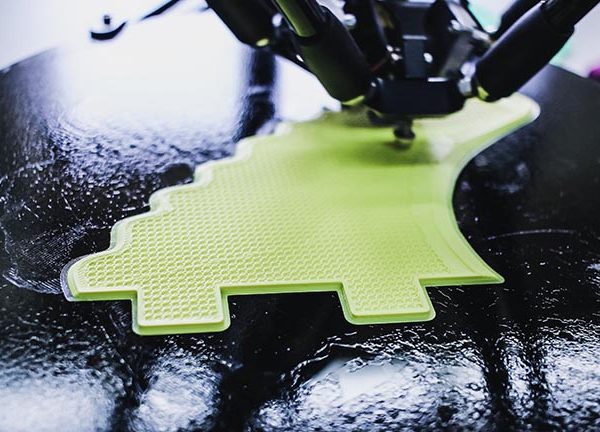 Anfänger kalibriert 3D-Drucker mithilfe von Testdruck