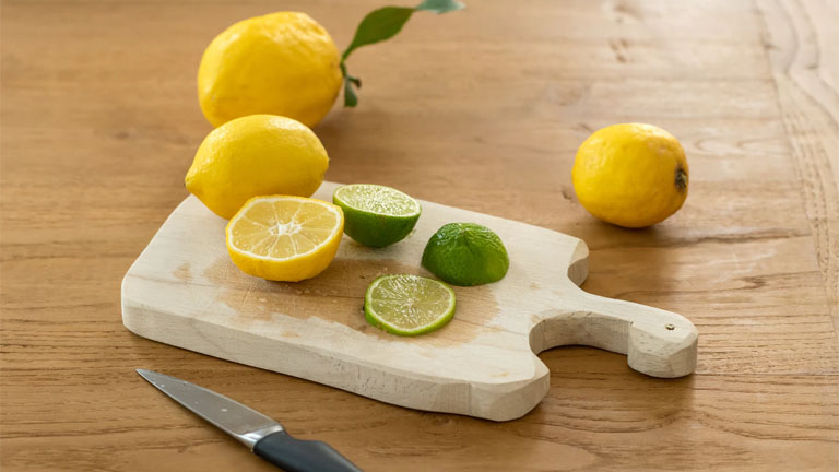 Zitronen und Zitronensäure