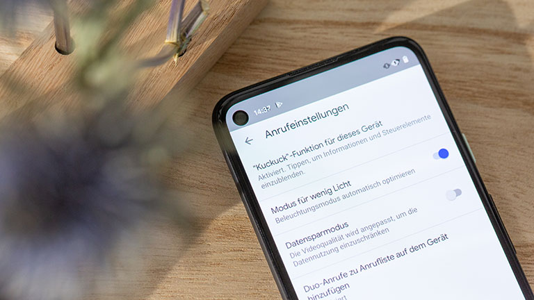 Der Bildschirm für die Anrufeinstellungen von Google Duo bei einem Pixel 4a.