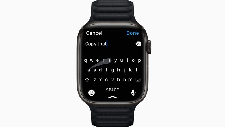 Produktfoto einer Apple Watch 7 von vorne. Auf dem Display ist die Tastatur eingeblendet.