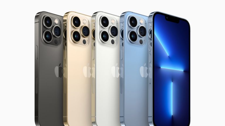 Das iPhone 13 Pro in den Farben Graphit, Gold, Silber und Sierrablau nebeneinander.
