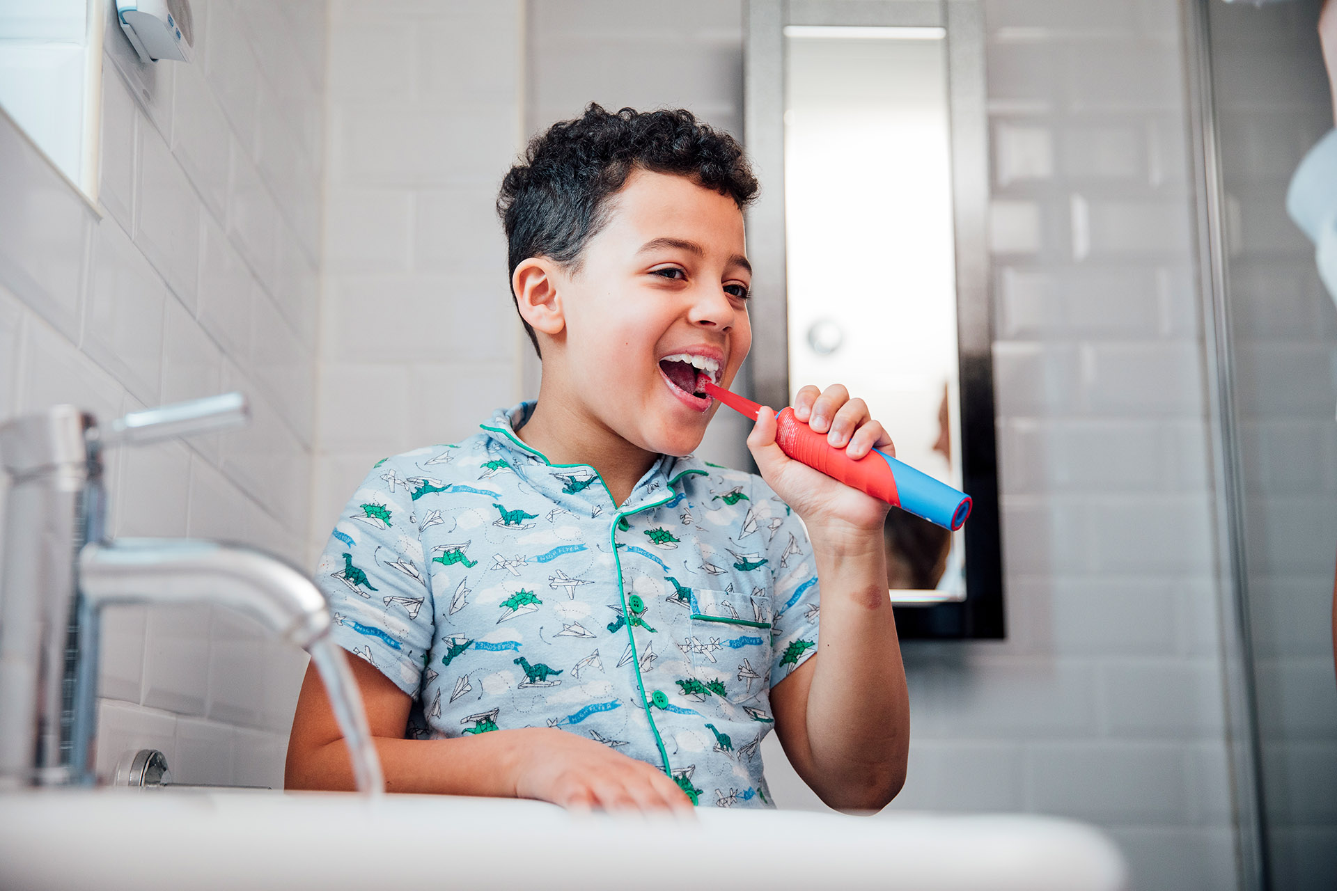 | Zahnbürste Wann OTTO für Kinder: welche? Elektrische und