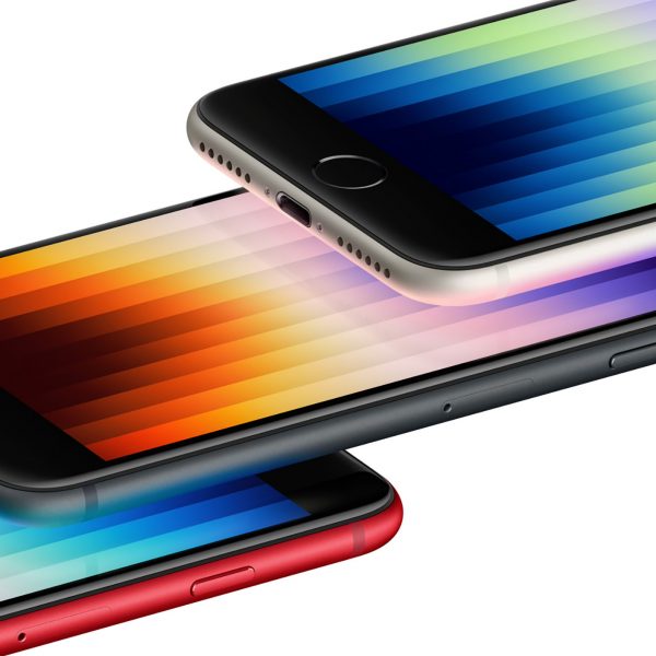 Produktfoto des neuen iPhone SE in den drei verfügbaren Farben Rot, Schwarz und Weiß.