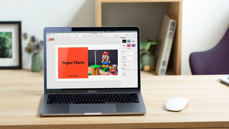 Auf einem MacBook Pro ist das Office-Tool Keynote geöffnet.