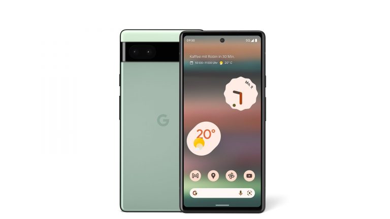 Produktfotos eines grünen Google Pixel 6a, das in zweifacher Ausführung, einmal von vorne und einmal von hinten, zu sehen ist.