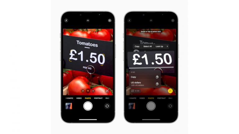 Zwei iPhones nebeneinander, auf denen der Währungsrechner von Live Text demonstriert wird.