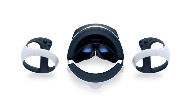 Produktfoto der PlayStation VR 2 inklusiver der VR Sense-Controller.