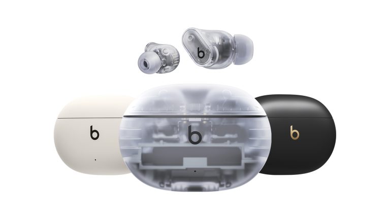 Produktfoto der Beats Studio Buds + in den drei erhältlichen Farben: Schwarz, Cremeweiß und Transparent.