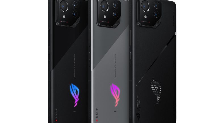 Ein ROG Phone 8 in drei Varianten von hinten auf weißem Grund.