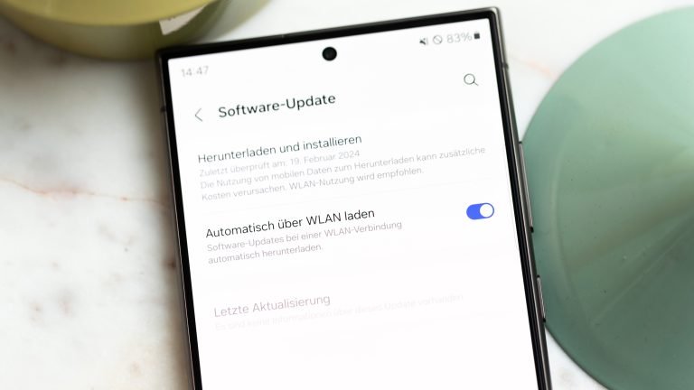 Blick auf das Software-Update bei einem Samsung Galaxy S24 Ultra.