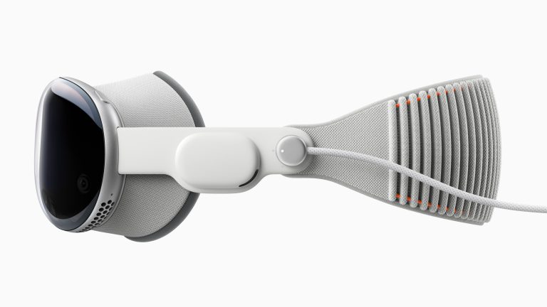 Eine Apple Vision Pro in der Seitenansicht.