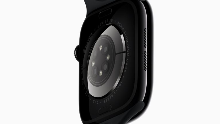 Nahaufnahme der R&uuml;ckseite der neuen Apple Watch Series 10.