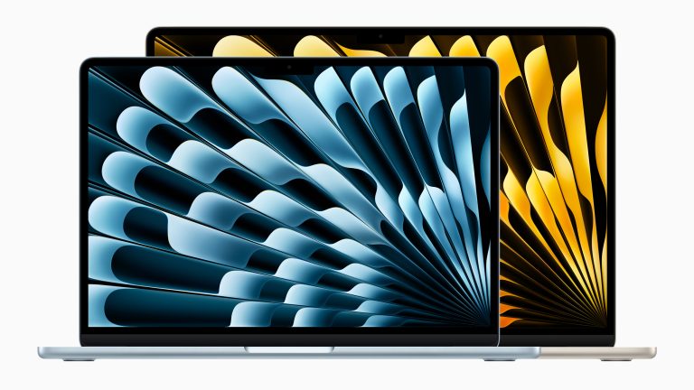Produktbild von einem MacBook Air M4 in 13 und 15 Zoll.
