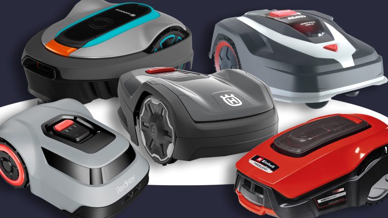 Die fünf aktuell besten Mähroboter von Husqvarna, Gardena, AL-KO, Einhell und Redkey auf einem Bild.