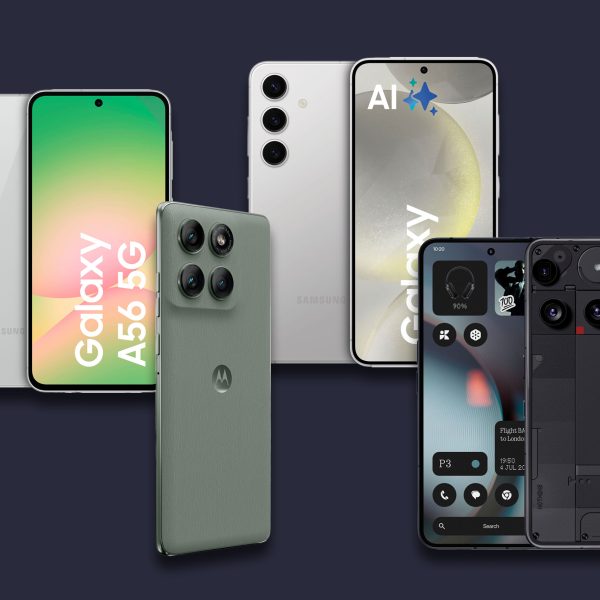 Bild von einem Samsung Galaxy A56, einem Galaxy S24, einem Motorola Edge 60 Pro und einem Nothing Phone (3) vor blauem Grund.