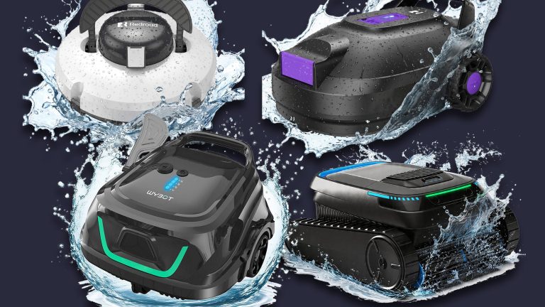 Vier freigstellte Poolroboter-Modelle auf schwarzem Hintergrund.