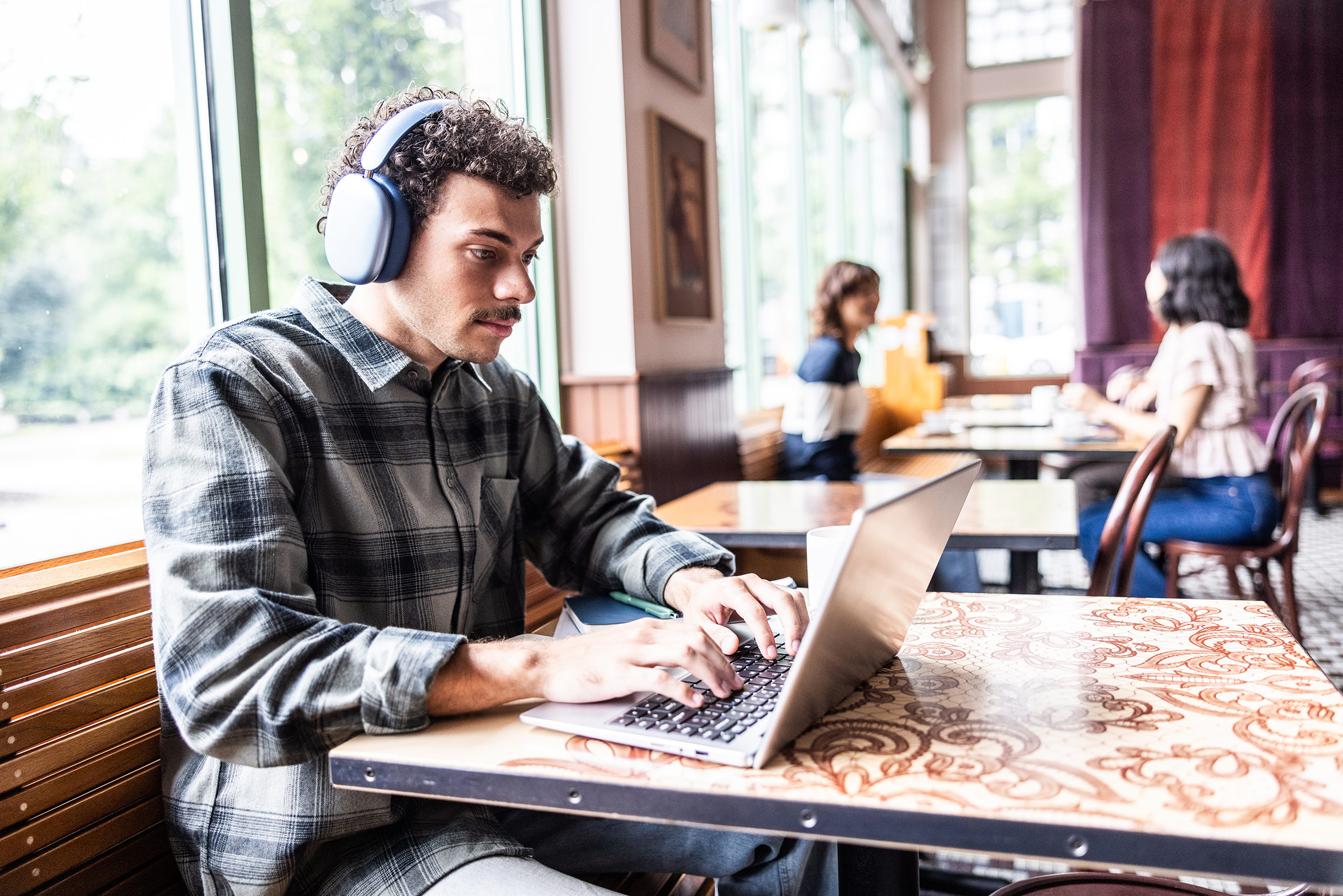 Mobiles-Arbeiten-Gadgets-f-r-ein-gutes-Setup