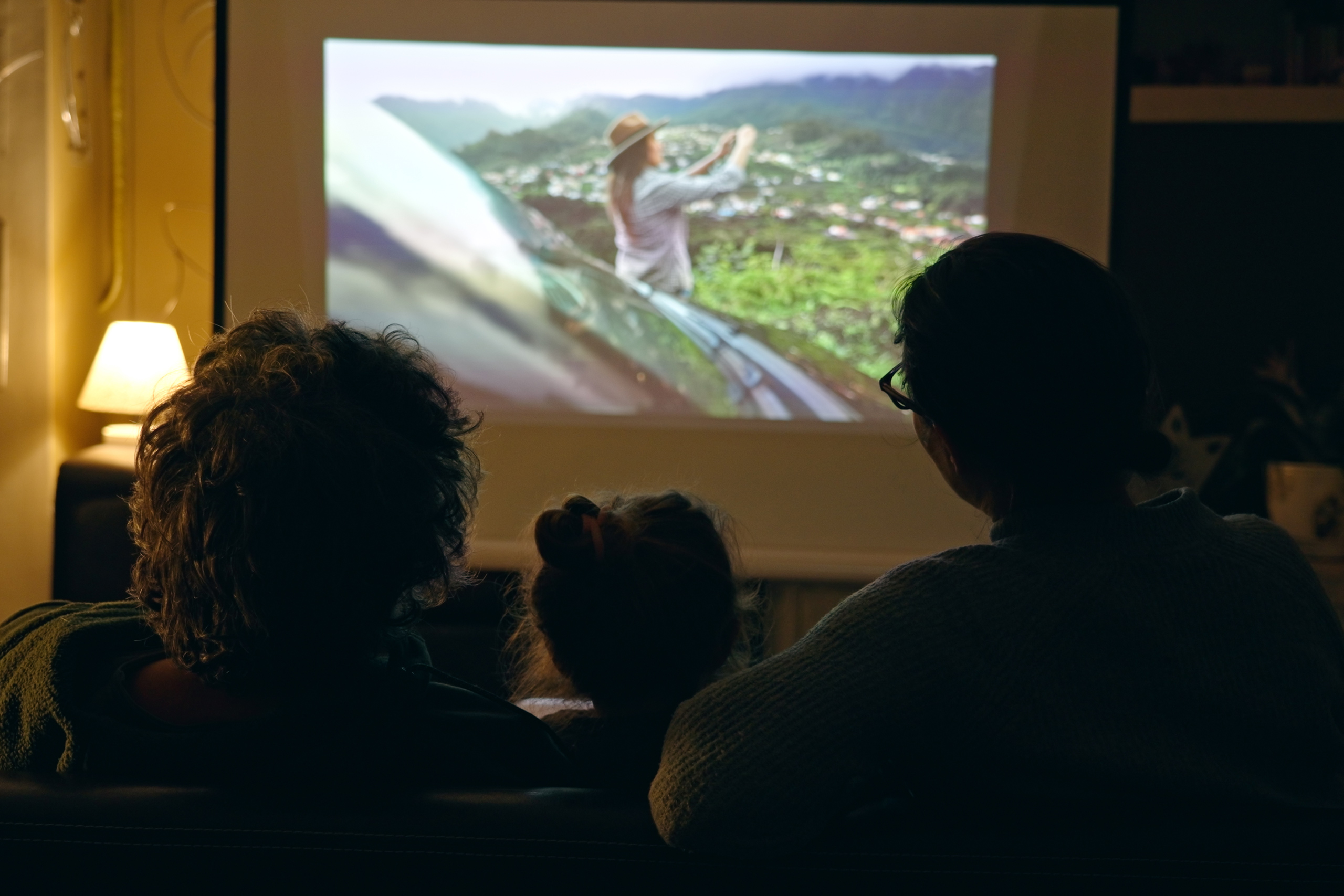 Beamer-Leinwand-finden-Welche-passt-zu-dir-