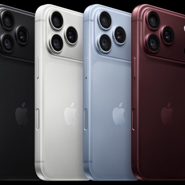 Produktbild vom iPhone 18 Pro in vier Farbvarianten, R&uuml;ckseite mit &nbsp;Kamera