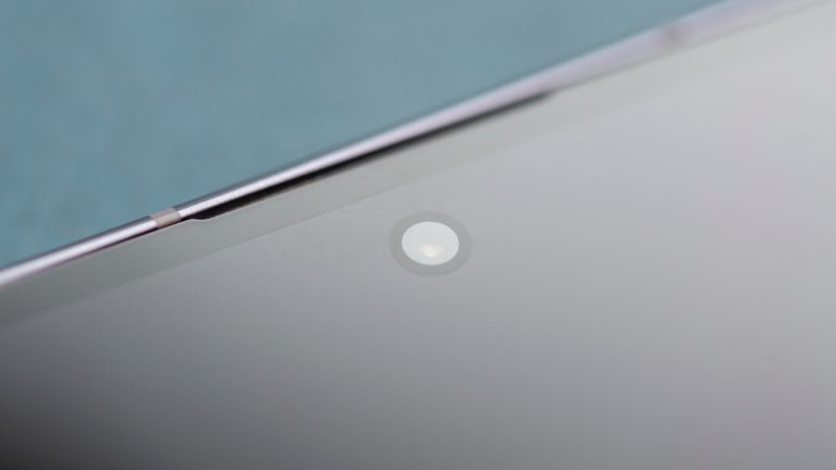 Hands-on, Samsung Galaxy Z Fold8 im Test Detailansicht der Punchhole-Kamera bei einem Samsung Galaxy Z Fold8.