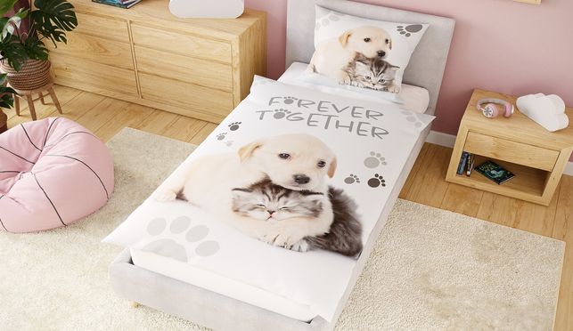 Leuchtende Kinder-Bettwäsche Hund & Katze mit 10 Spielideen für die Rückseite